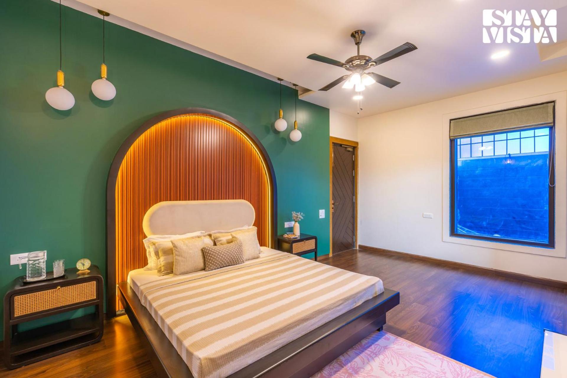 Stayvista At Wandering Vines Indoor Pool 4Bhk Luxury Villa In Delhi Sohna Exterior photo