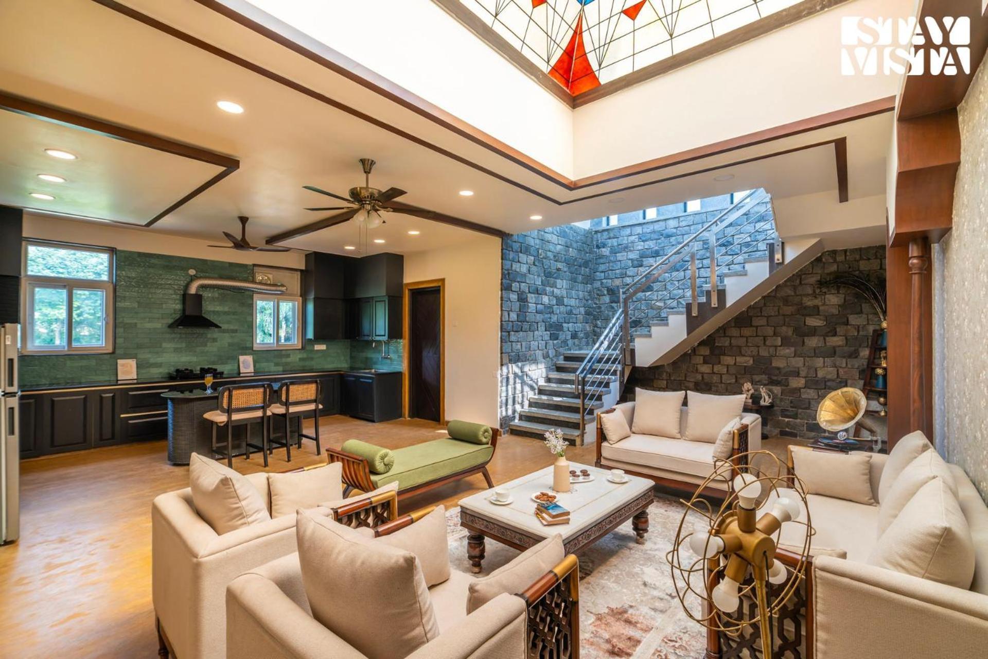 Stayvista At Wandering Vines Indoor Pool 4Bhk Luxury Villa In Delhi Sohna Exterior photo